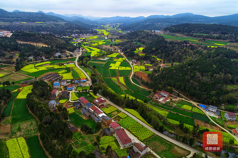 空中鳥瞰梓潼縣寶石鄉(xiāng)閣樓村.jpg